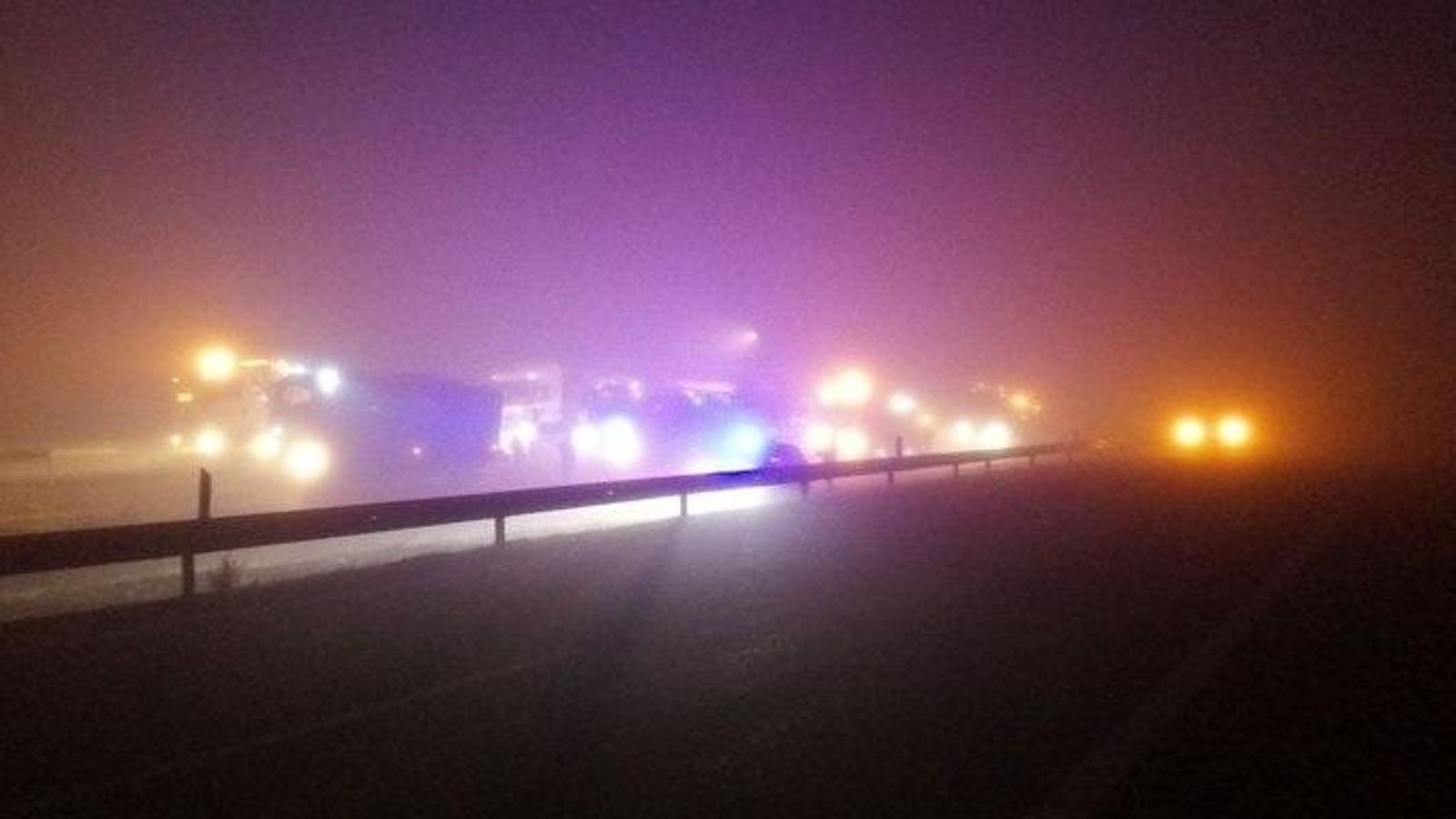 La intensa boira que es registra en la zona ha pogut ser el desencadenant de l'accident múltiple