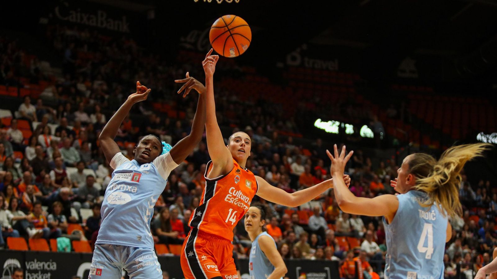 Raquel Carrera, en una acció del duel