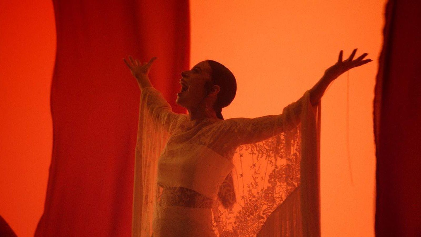 Blanca Paloma, en una escena del videoclip d''Eaea' Blanca Paloma en una escena del videoclip d''EAEA'
