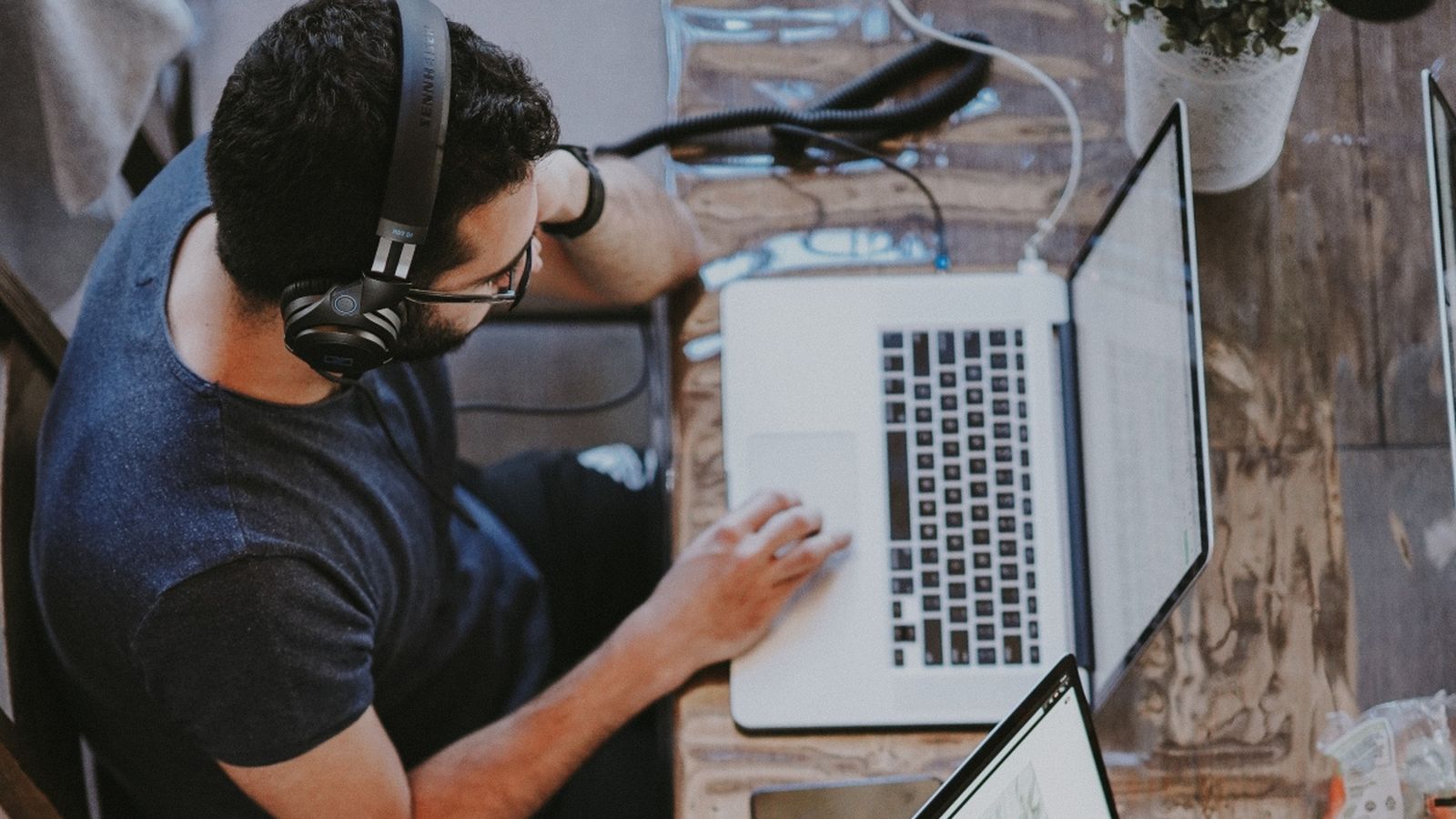 L'objectiu és garantir els coneixements de tot l'alumnat sobre els riscos i les oportunitats que suposen les noves tecnologies