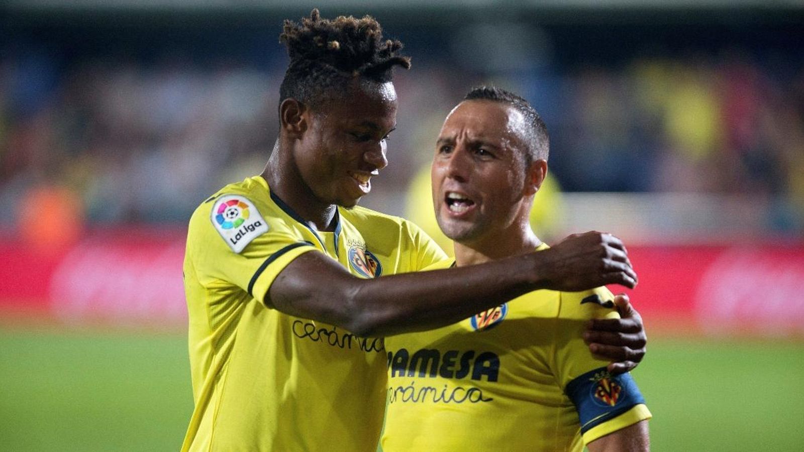 Samu i Cazorla celebren el segon gol del Villarreal.