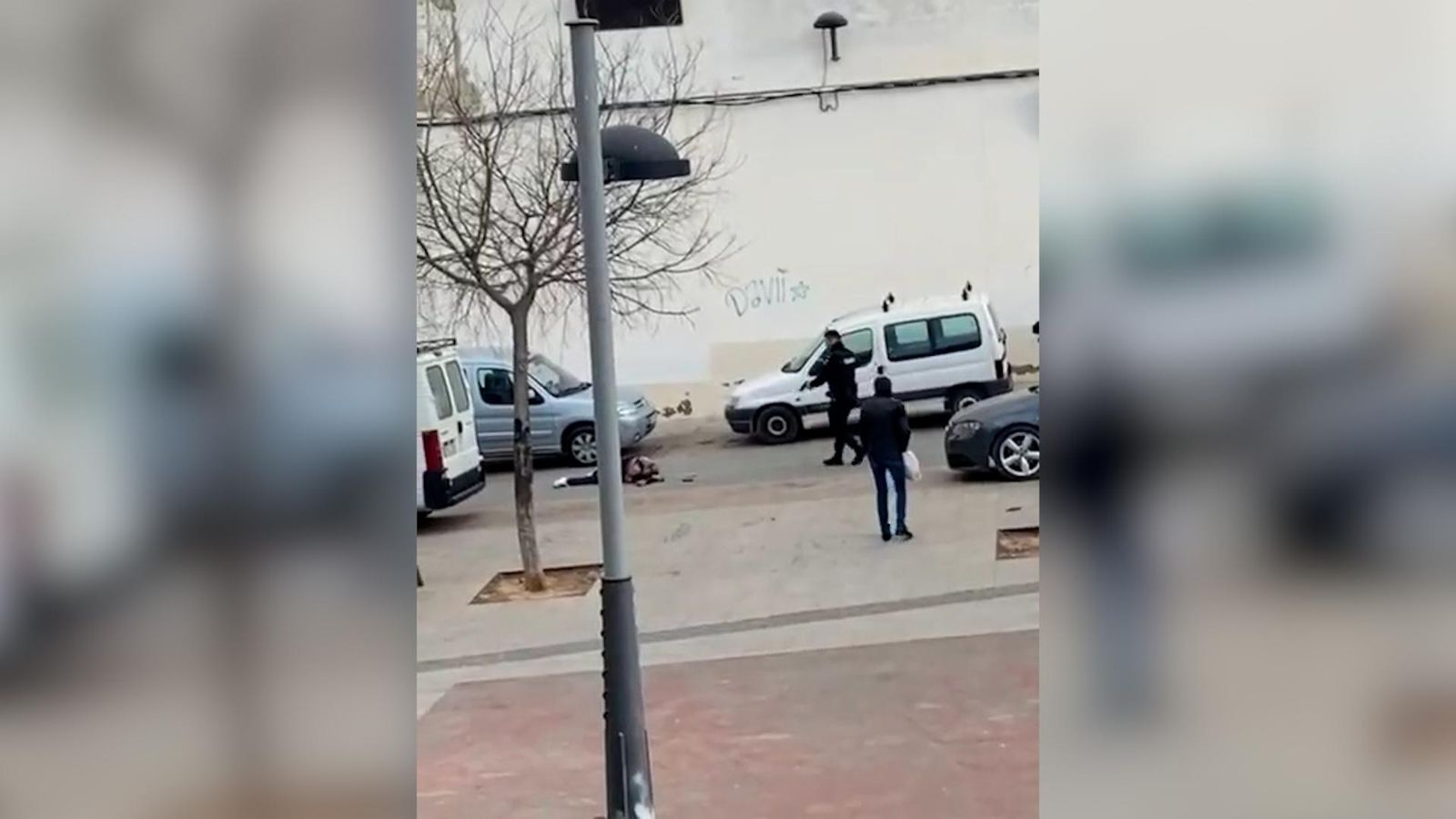 Un dels moments en què els agents van reduir el veí de Torrent