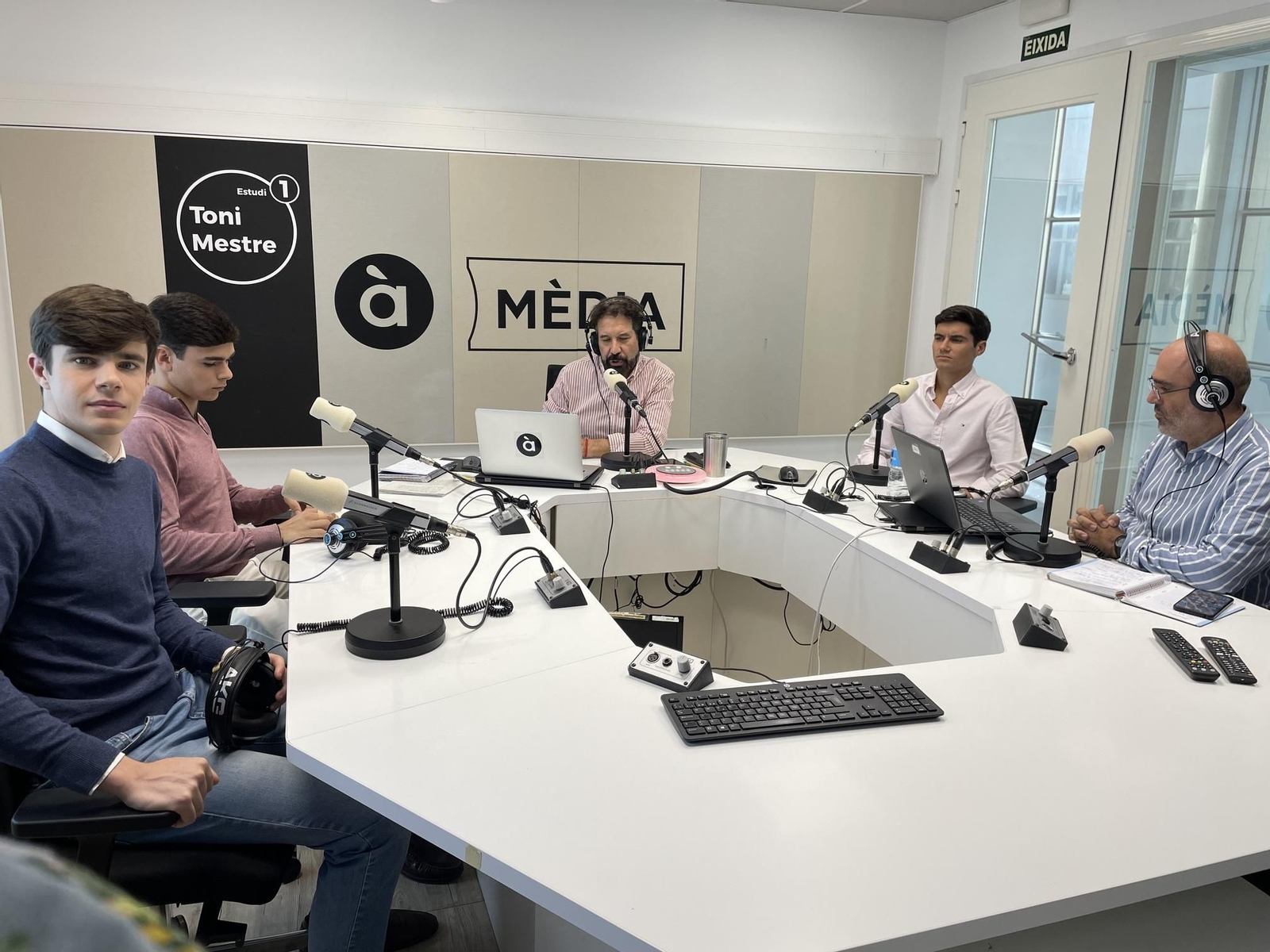 Els novillers amb Sergi Olcina al magacín de ràdio Amunt i Avall