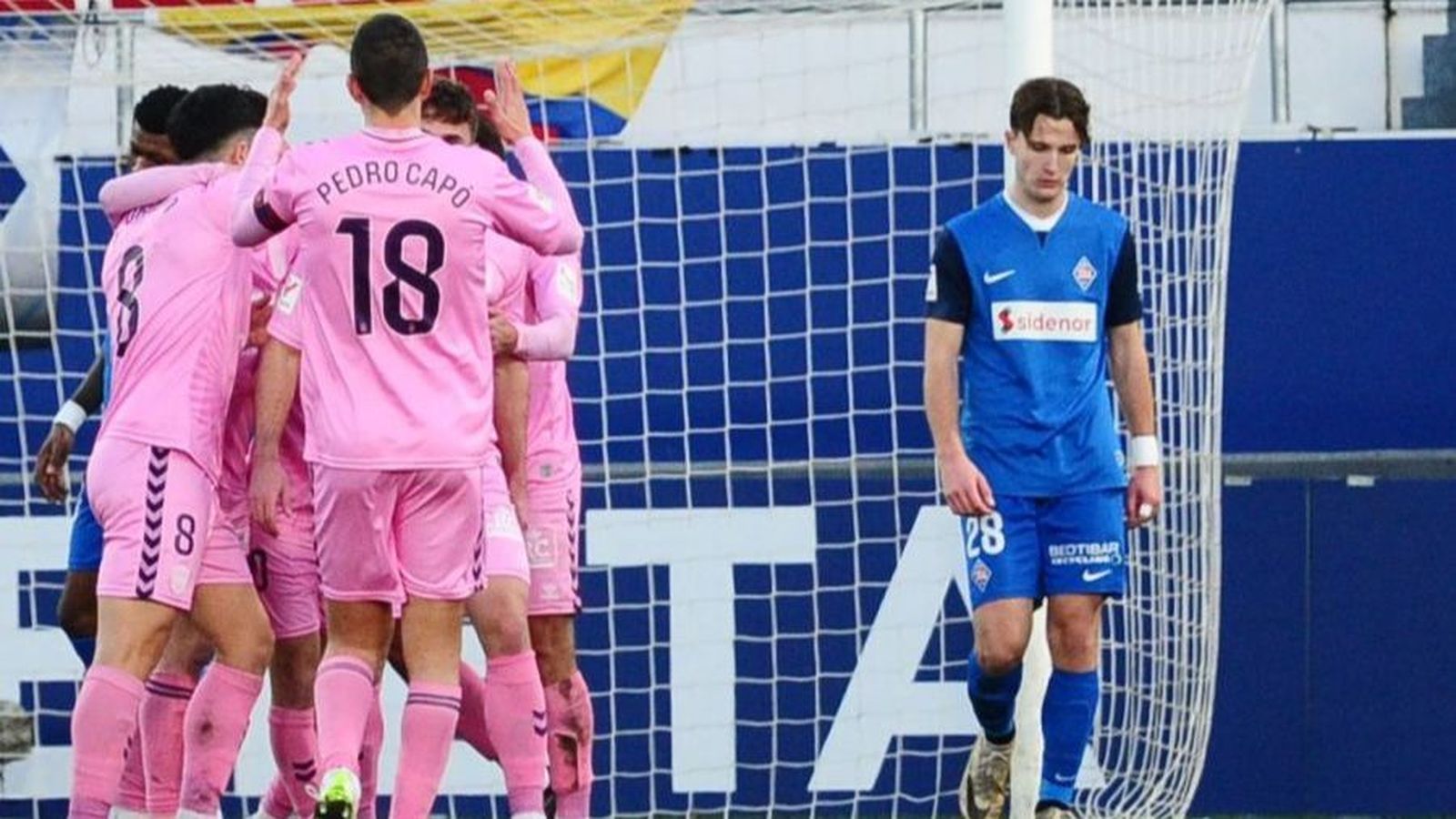 Els jugadors del CD Eldense celebren el segon gol