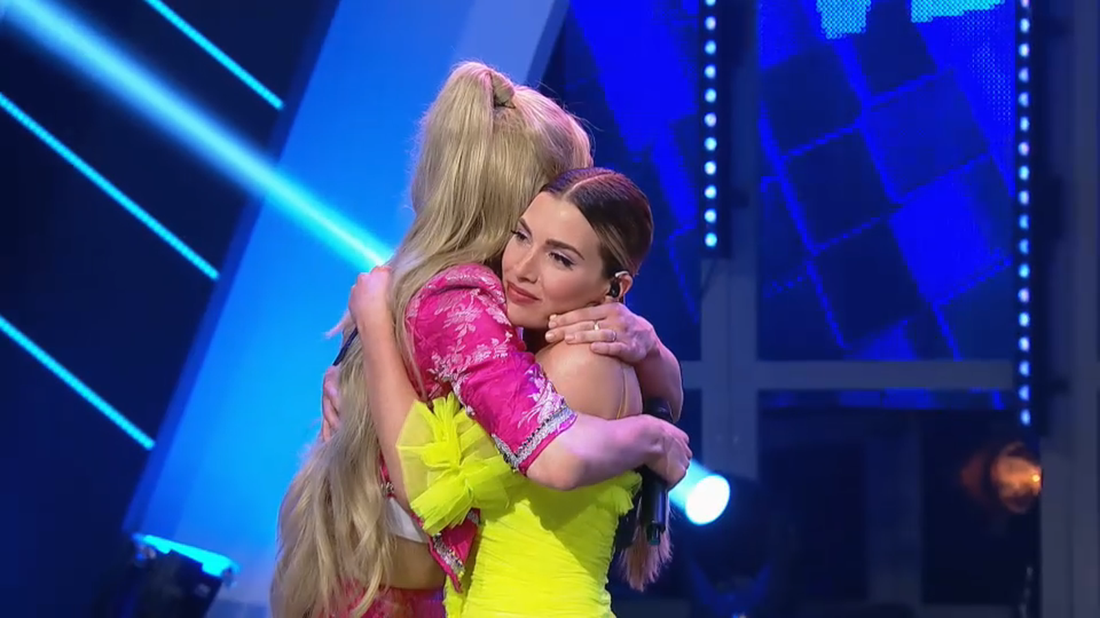 Peter i Àlex Blanquer s'abracen en la expulsió del concursant