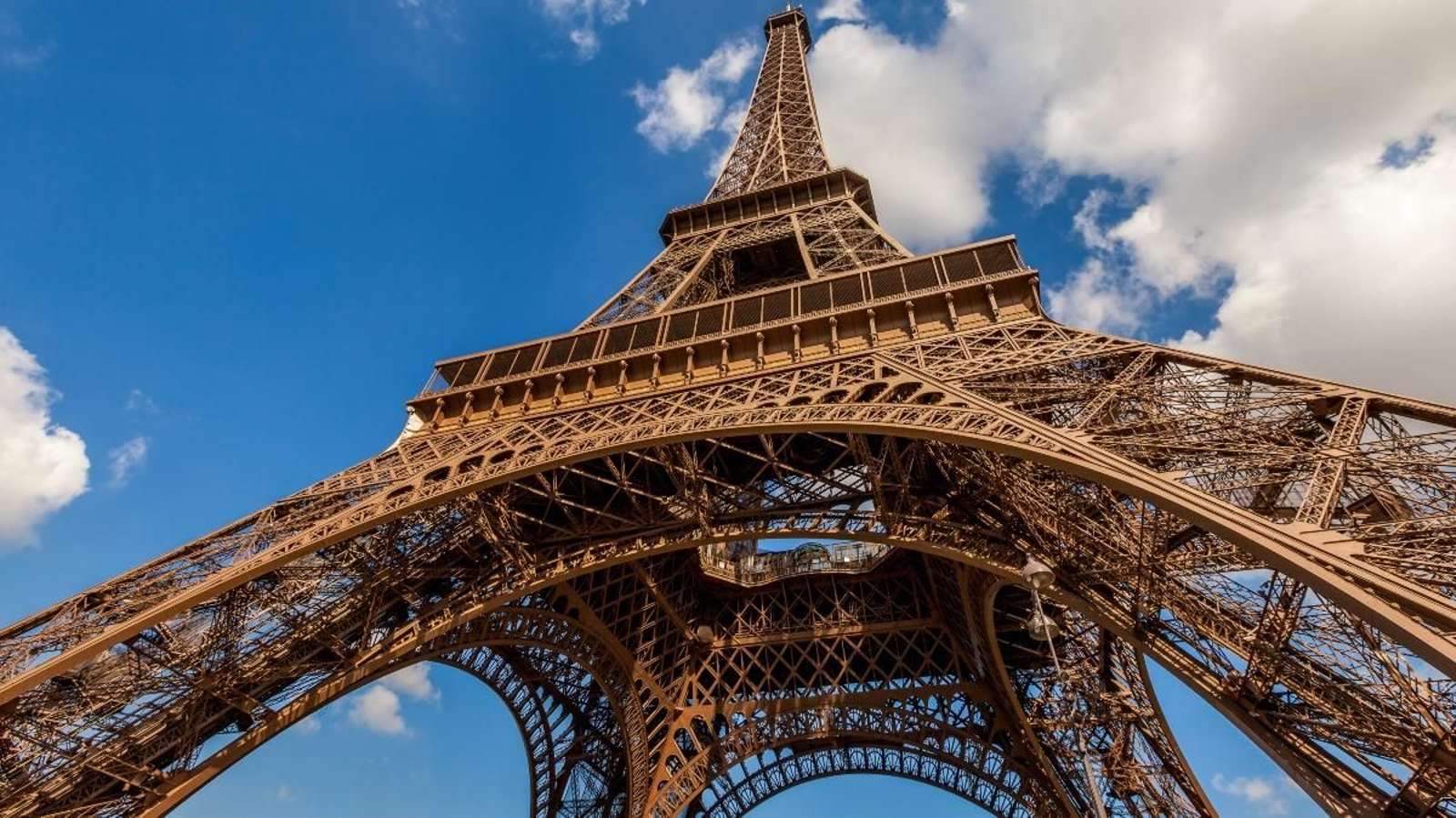 Aquesta torre de 324 metres ha sigut visitada per més de 240 milions de persones