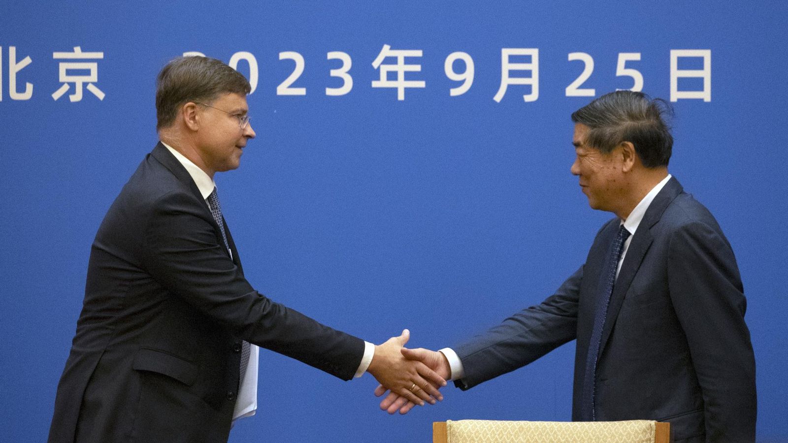 El responsable de Comerç de la Unió Europea i el vicepresident primer de la Xina al iàleg d’alt nivell econòmic i comercial