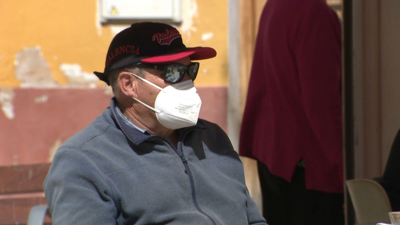 Queixes del veïnat per l'incendi de l'abocador de San Antonio de Requena