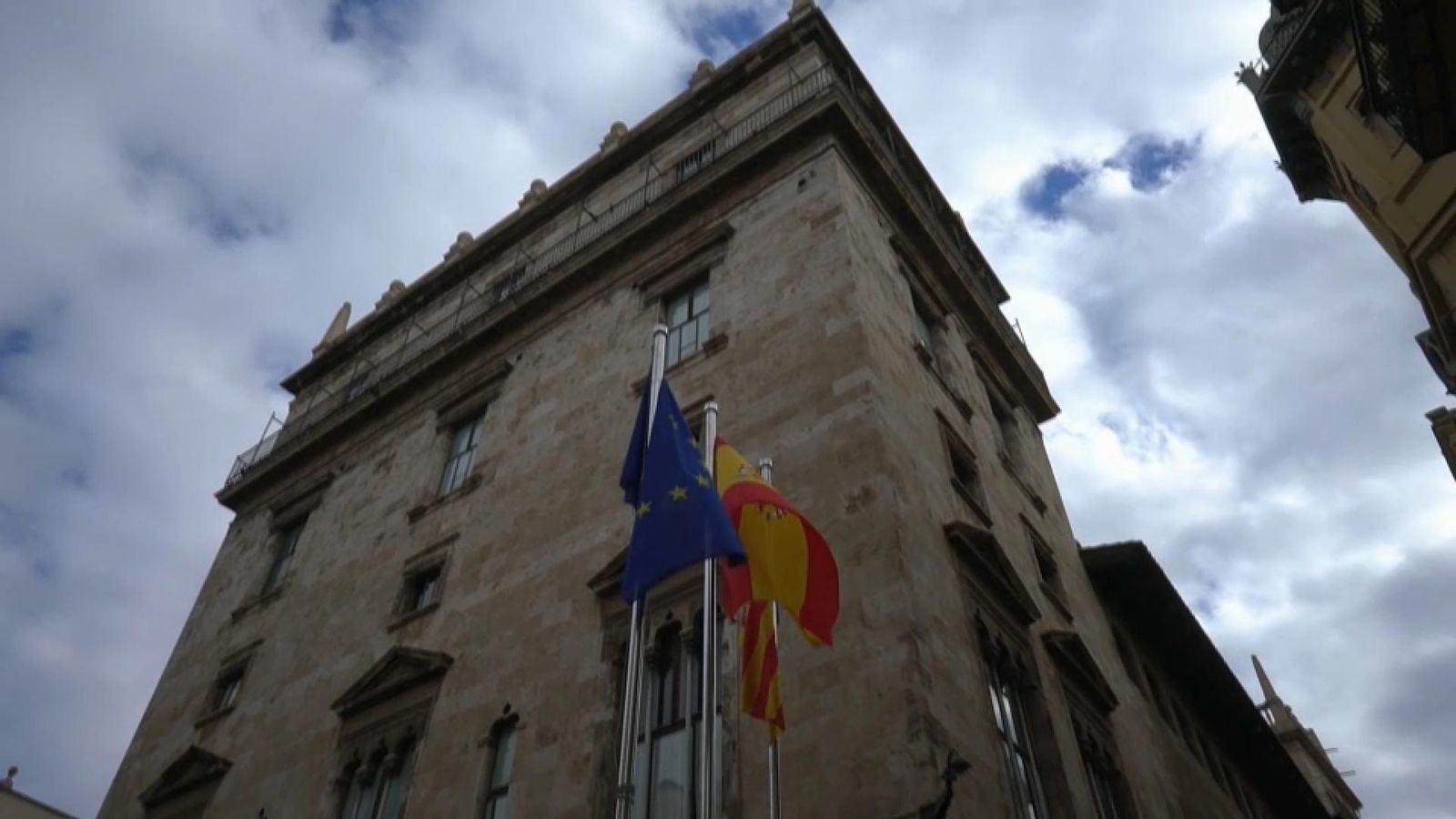 El Palau de la Generalitat, al carrer Cavallers de València
