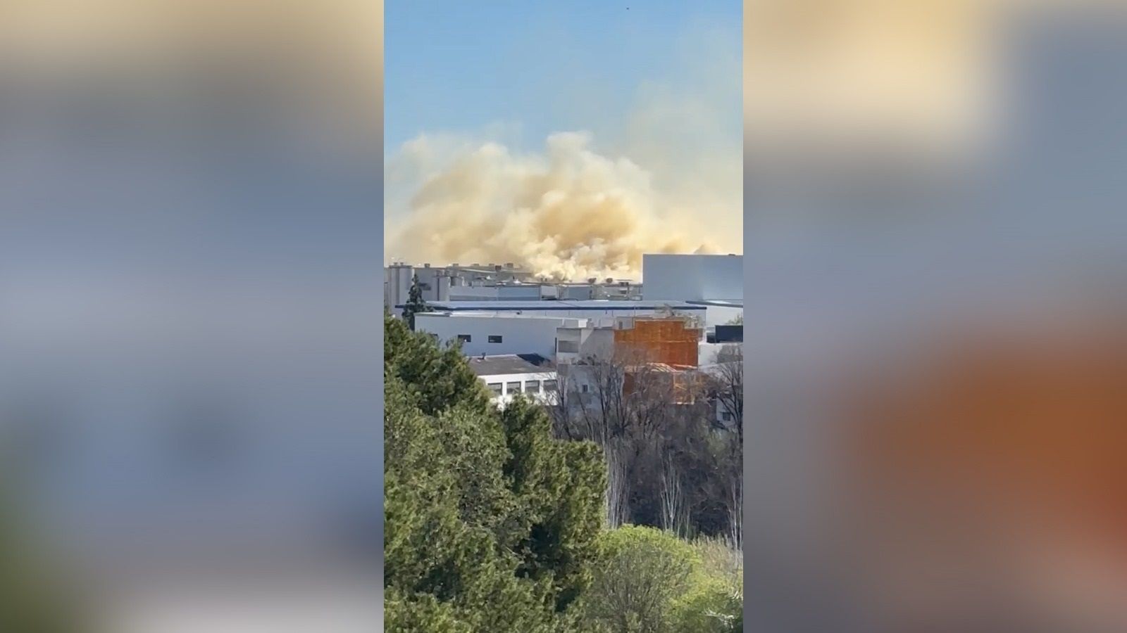 Imatges captades del moment de l'incendi a Dulcesol