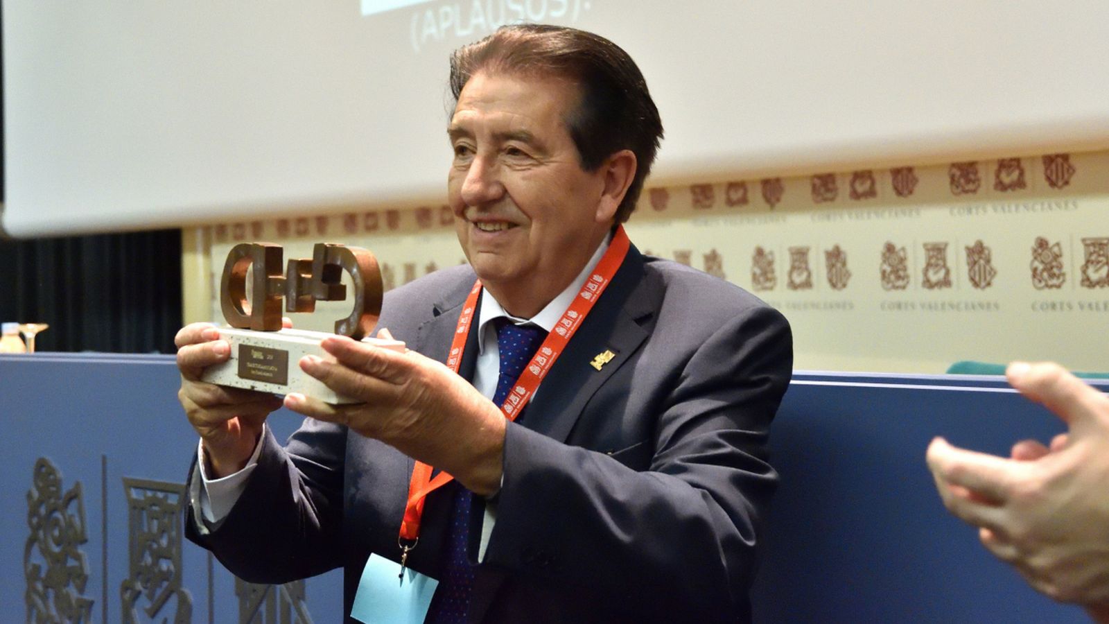 El Cermi ha distingit a Joan Planells, expresident de la mateixa entitat a la Comunitat Valenciana. Inma Caballer