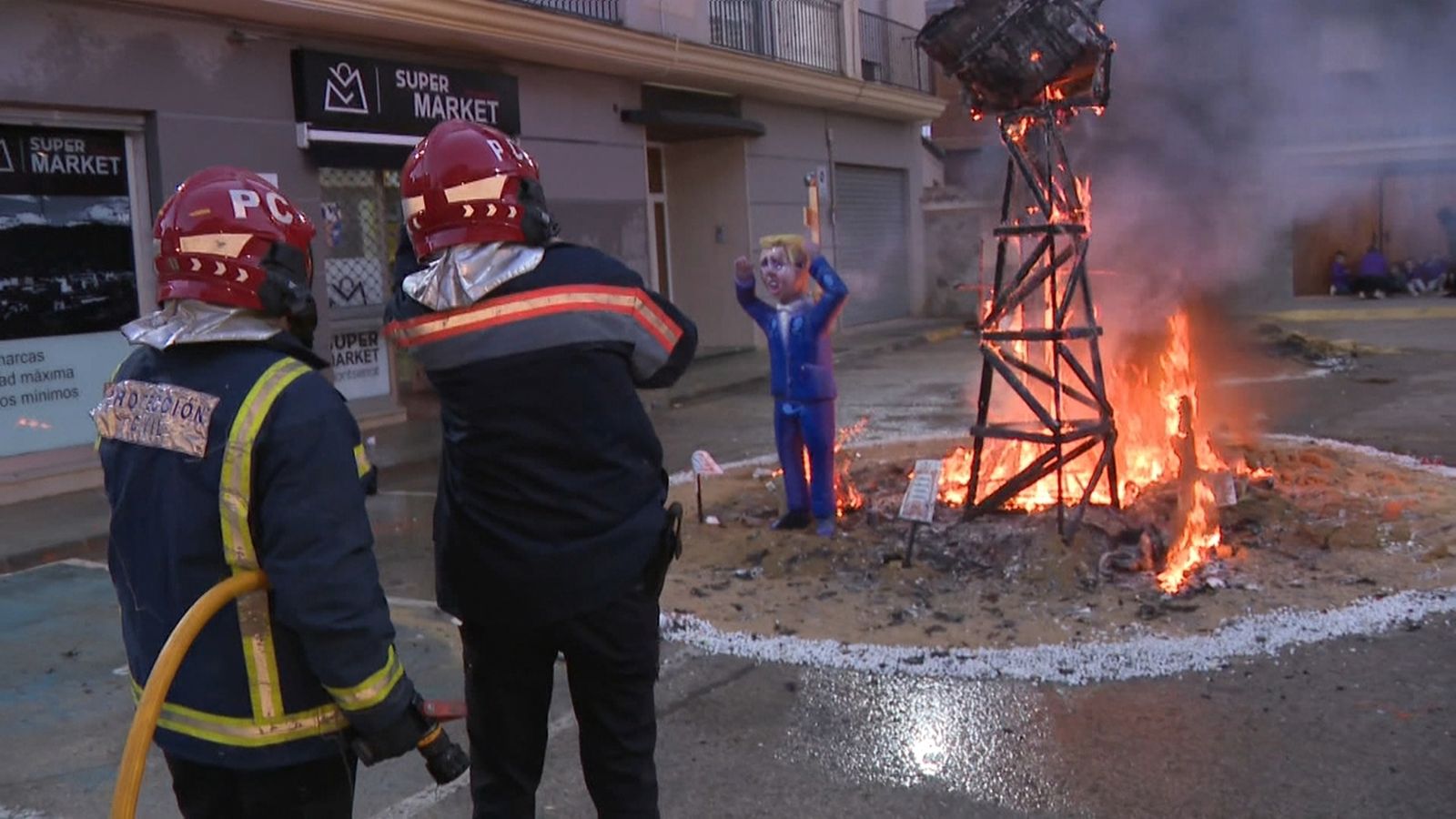 Cremà de les falles de Montserrat, este dilluns