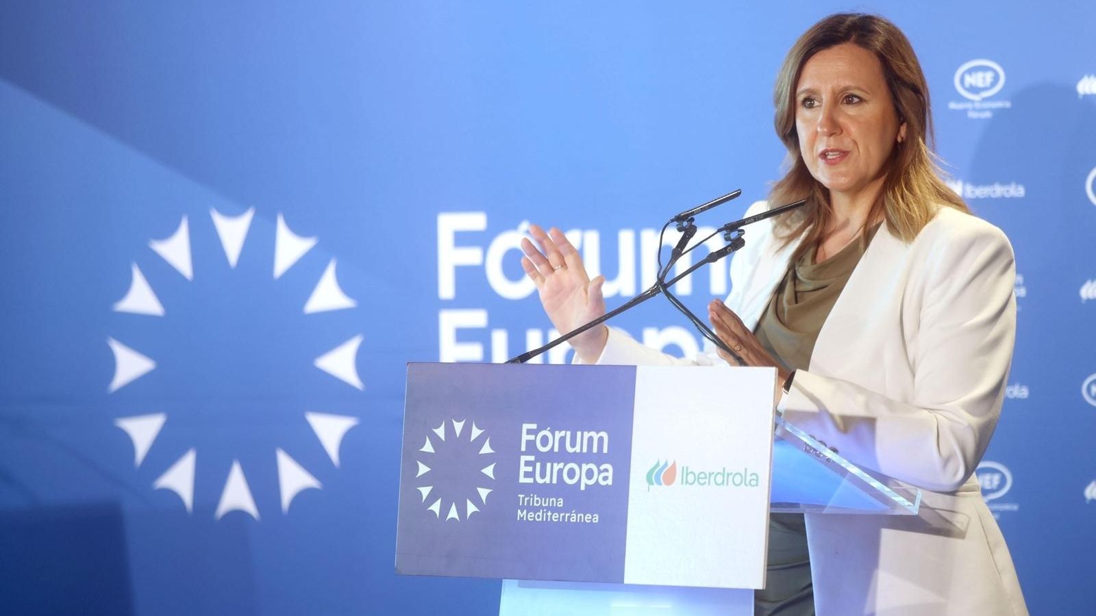 La alcaldessa de València, María José Catalá, durant la seua participació en el desdejuni informatiu del Fòrum Europa Tribuna Mediterránea