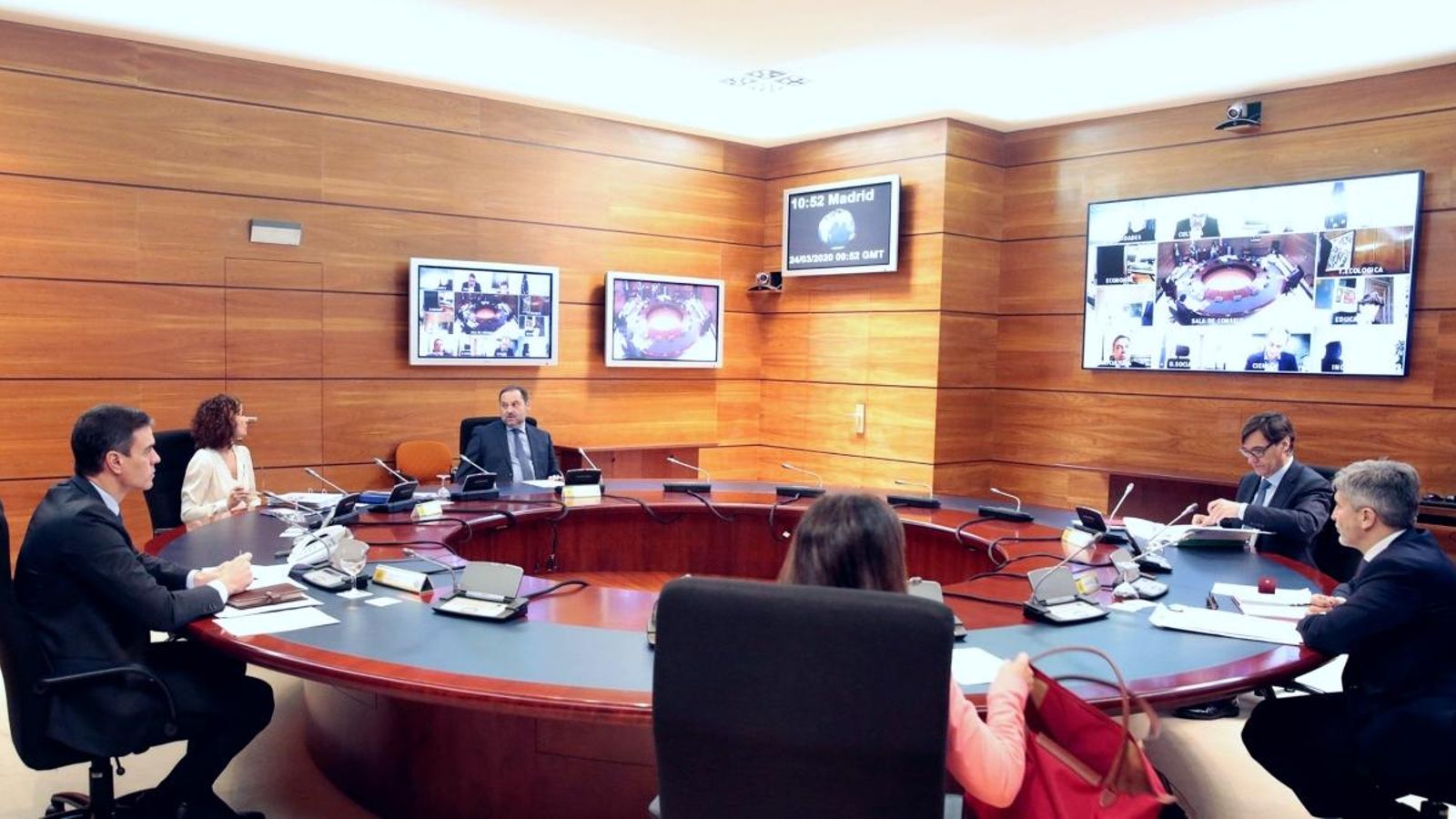 Imatges del primer Consell de Mininistres telemàtic de la història, dimarts passat