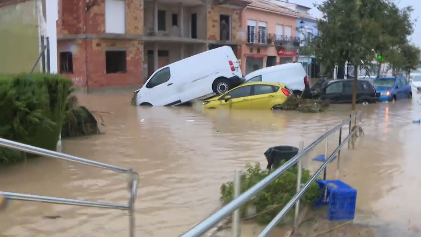 Què fer si un vehicle queda afectat per una dana?