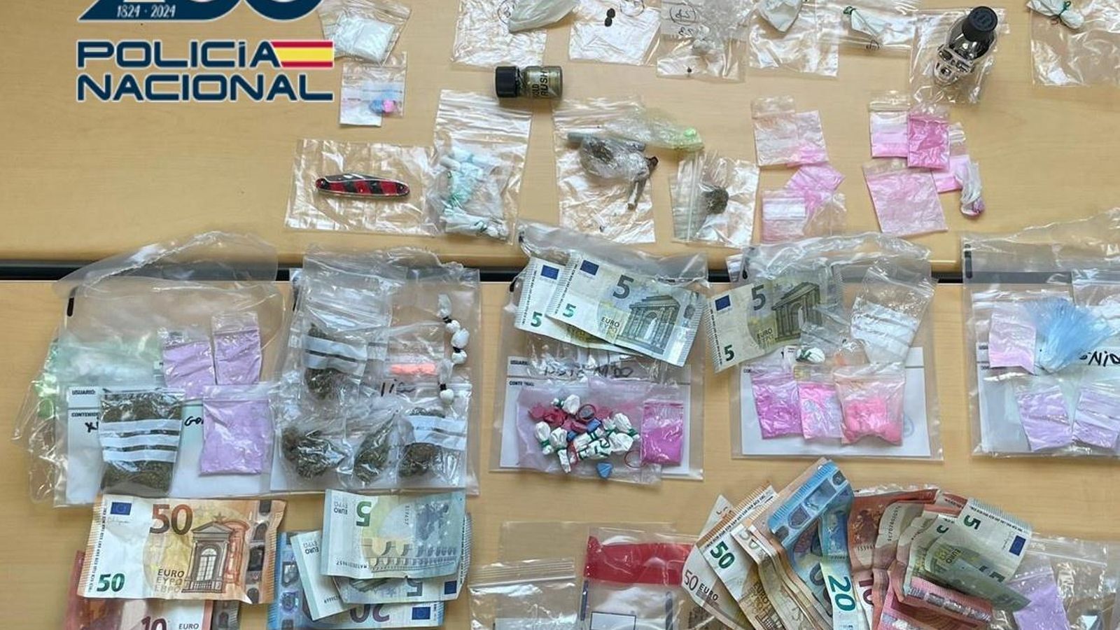 Material intervingut a l'operació policial