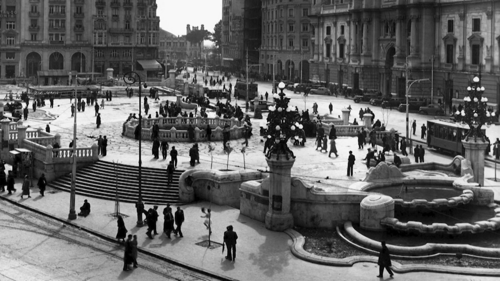 Imatge d'arxiu de la plaça de l'Ajuntament de València, amb 'la Tortada' de Goerlich