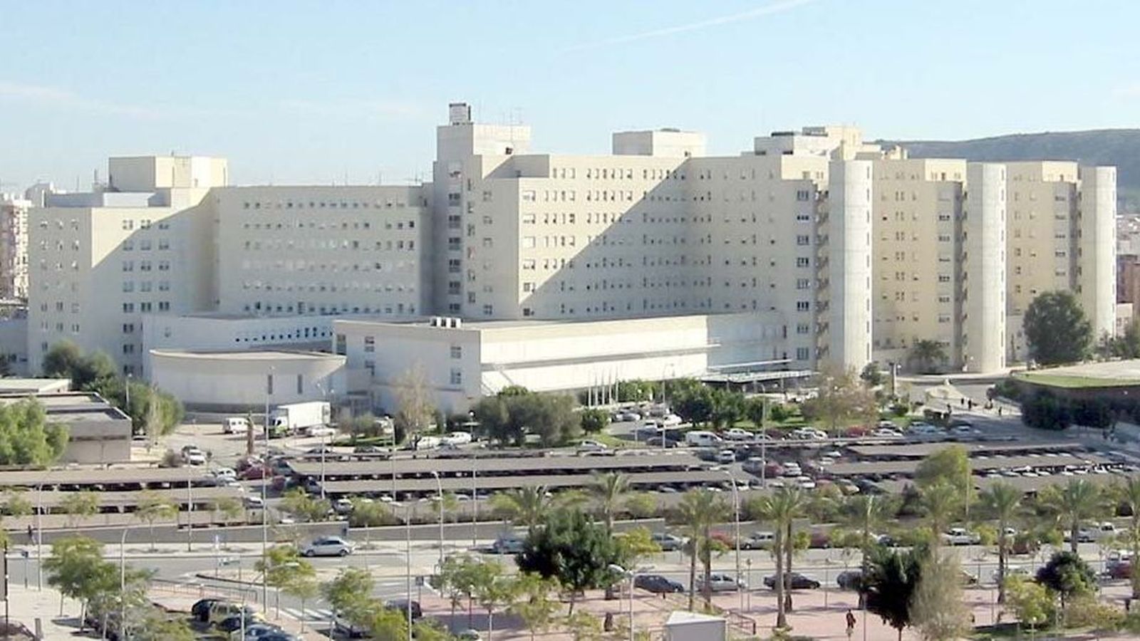 Els serveis sanitaris van desplaçar la menor fins a l'Hospital General d'Alacant