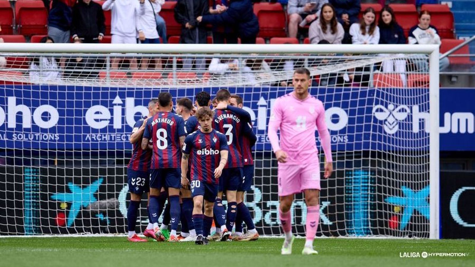 Els jugadors bascos celebren el gol