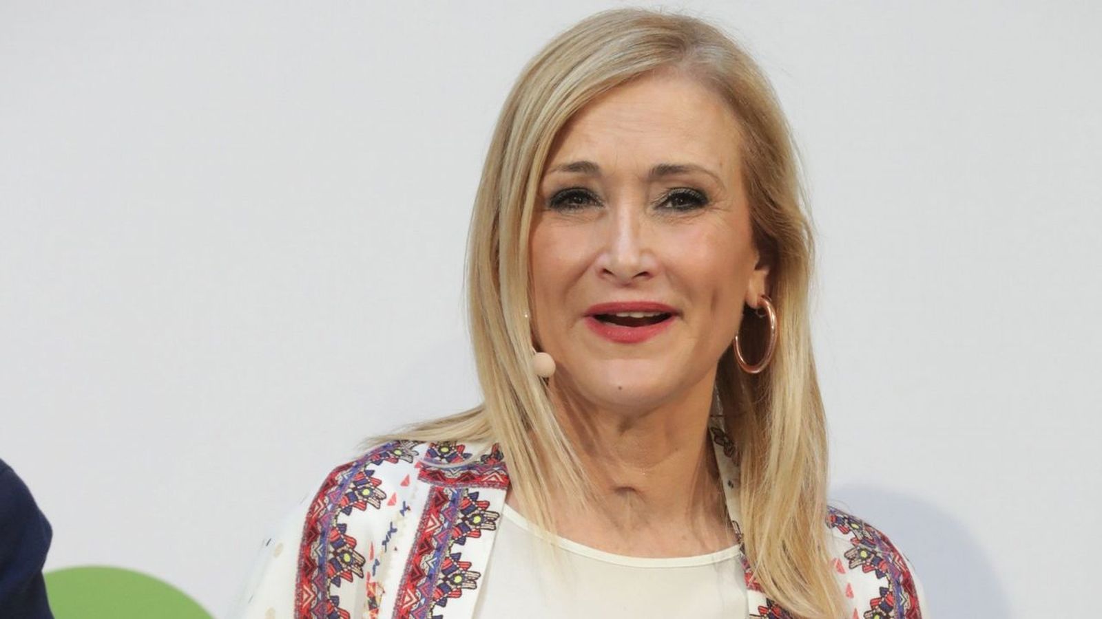 Suspenen el juí a Cifuentes per falsificar el màster en la Universitat Rey Juan Carlos de Madrid