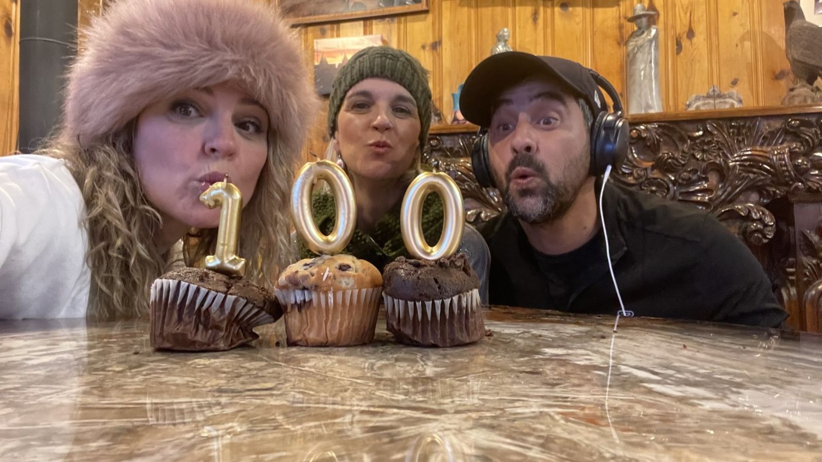 'Valencians al món' celebra 100 programes