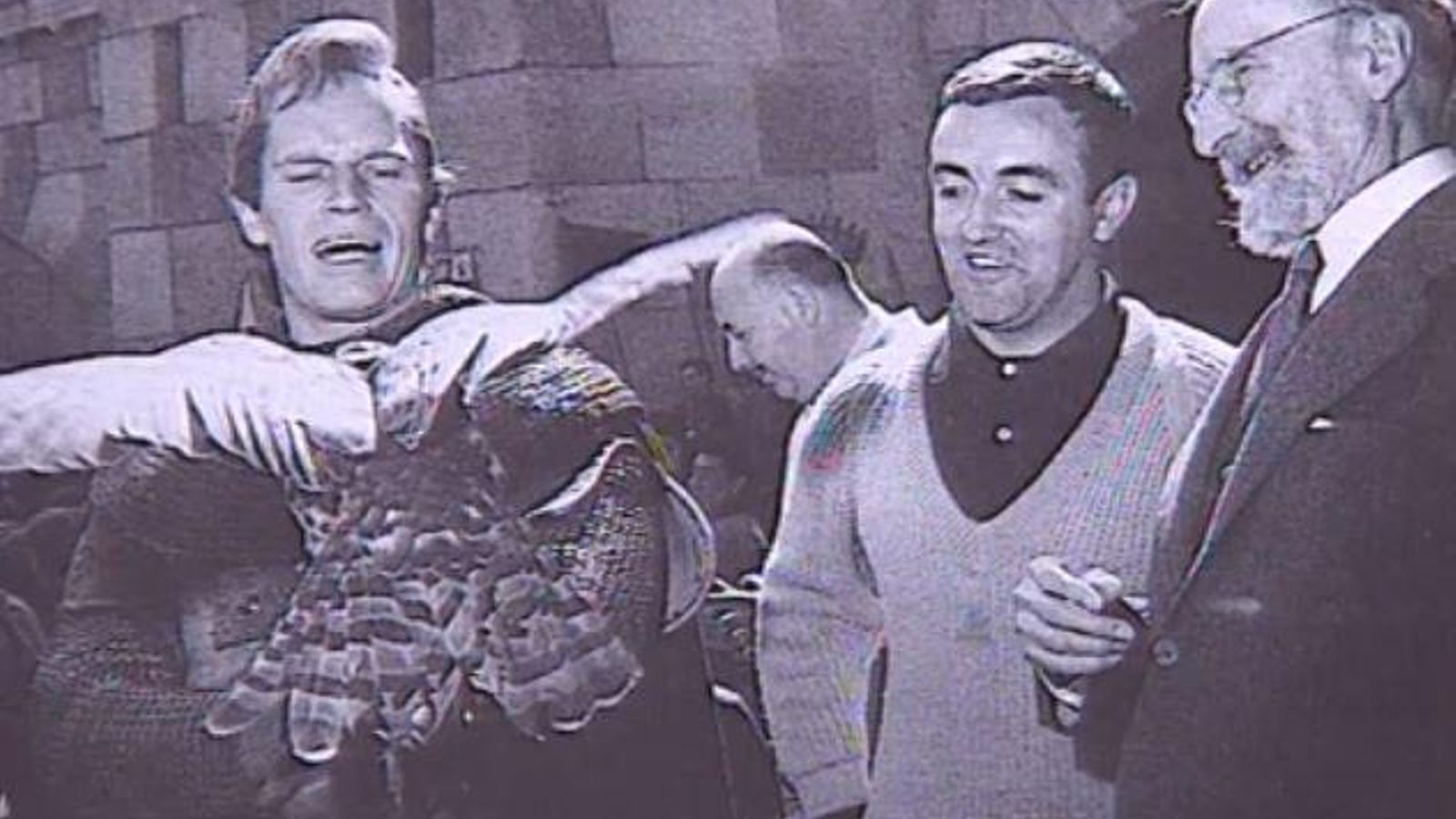 El director de fotografia John Cabrera, natural de Dénia, va portar a Peníscola el rodatge d''El Cid'. En la imatge, Charlton Heston i Félix R. de la Fuente