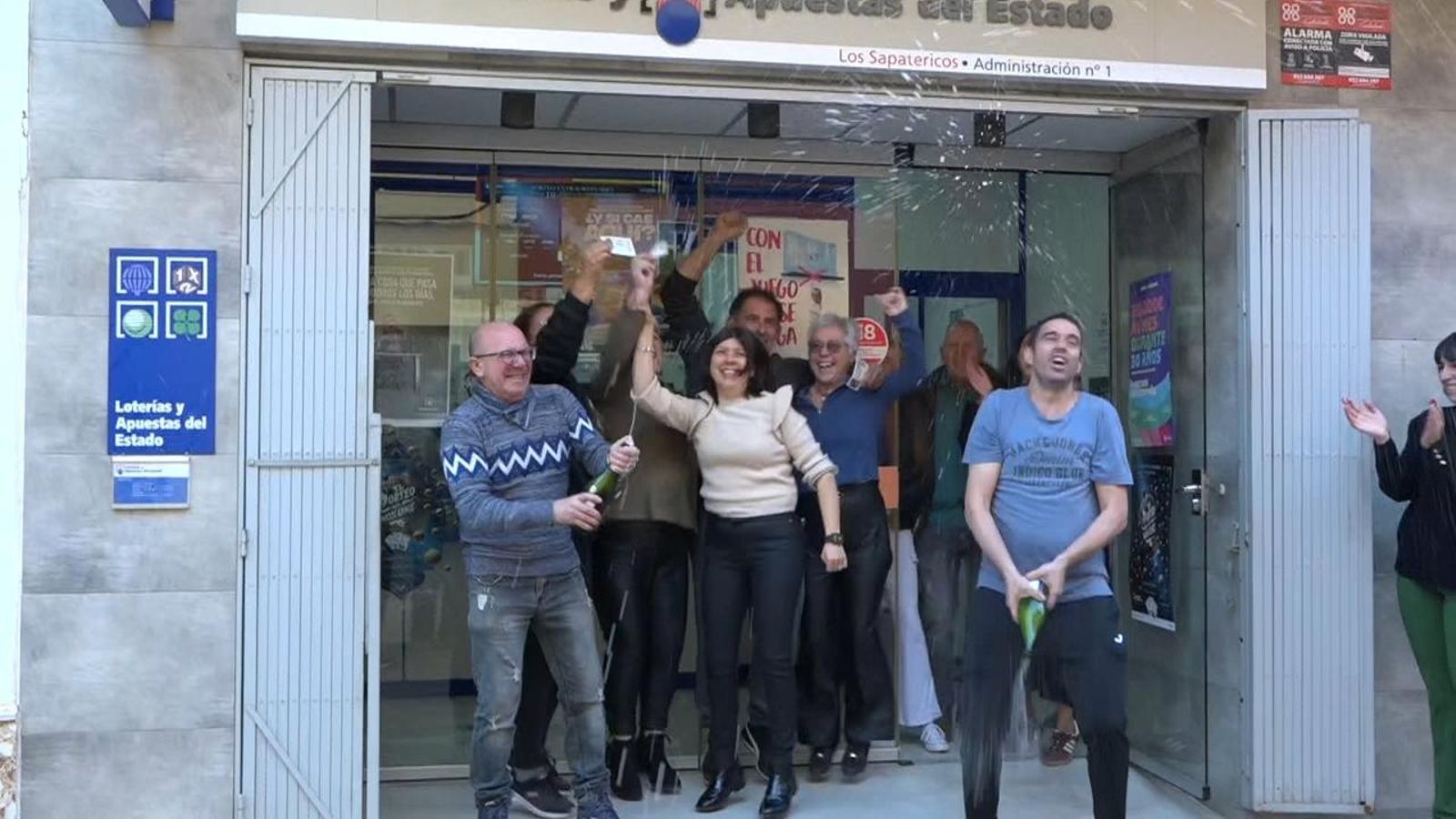 Veïns de Xella celebren que s'haja repartit la sort al barri