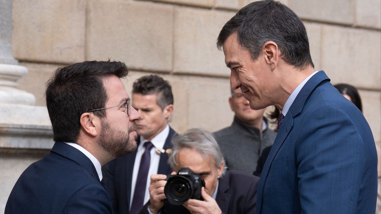 Aragonés saluda Sánchez en la rebre'l el desembre passat al palau de la Generalitat catalana