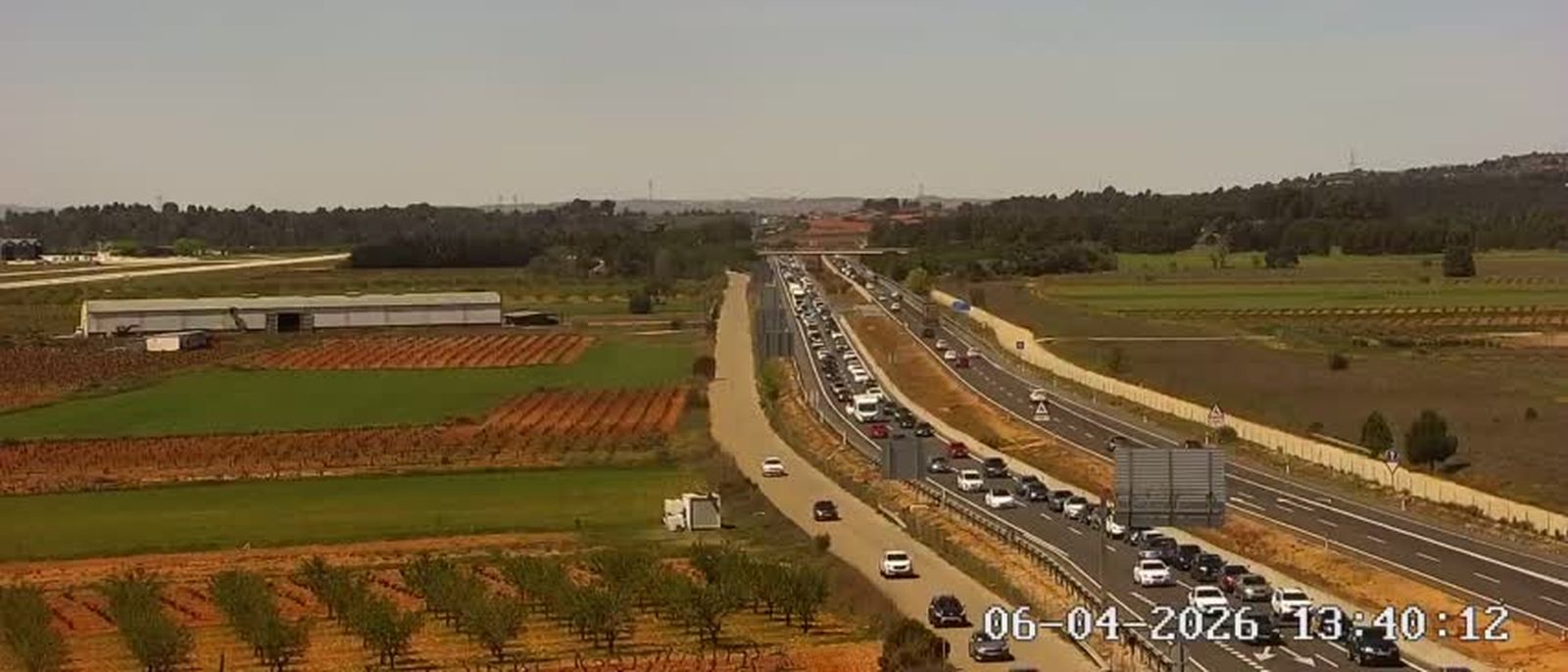 Gran retenció a l'A-3 per Requena, este dilluns