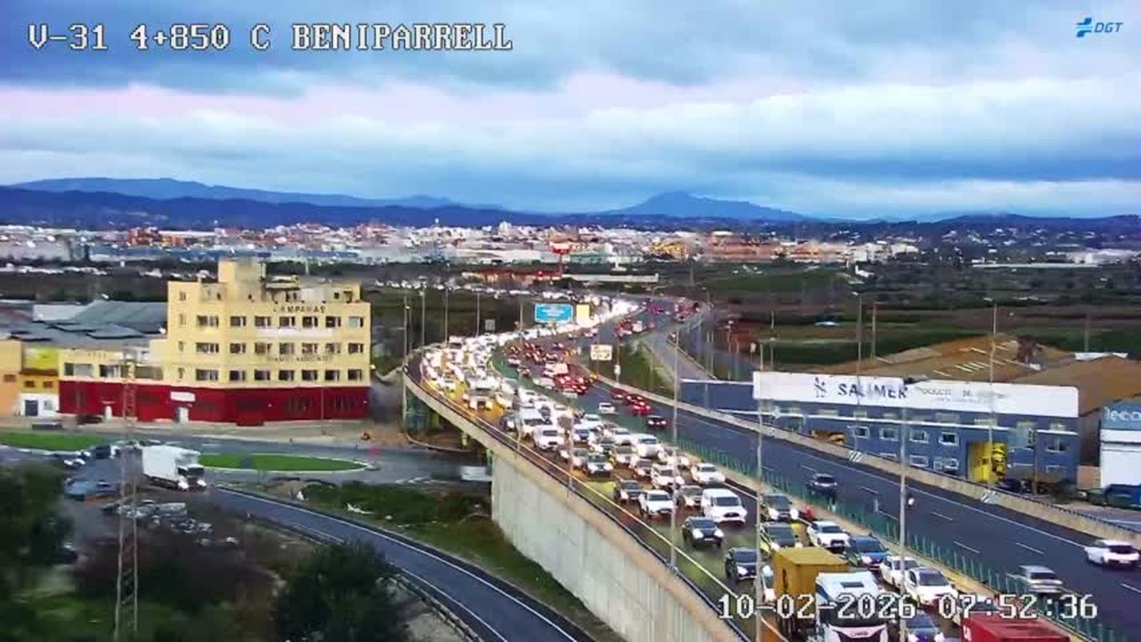 La V-31, de gom a gom al pas per Beniparrell este dimarts