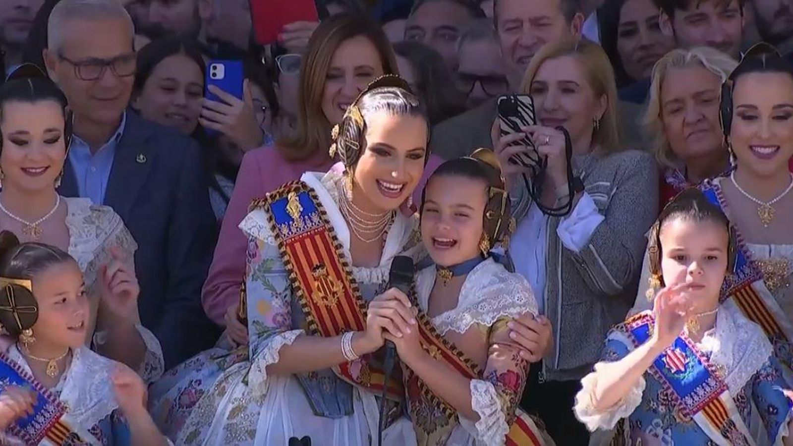 Un dels moments emocionants previs a l'inici de la mascletà