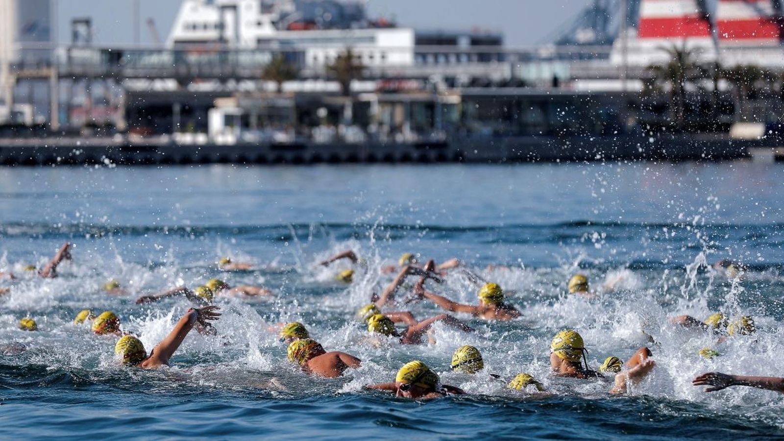 Joan Andreu i Lucía Isabel Sánchez, guanyadors de la Travessia al Port de València