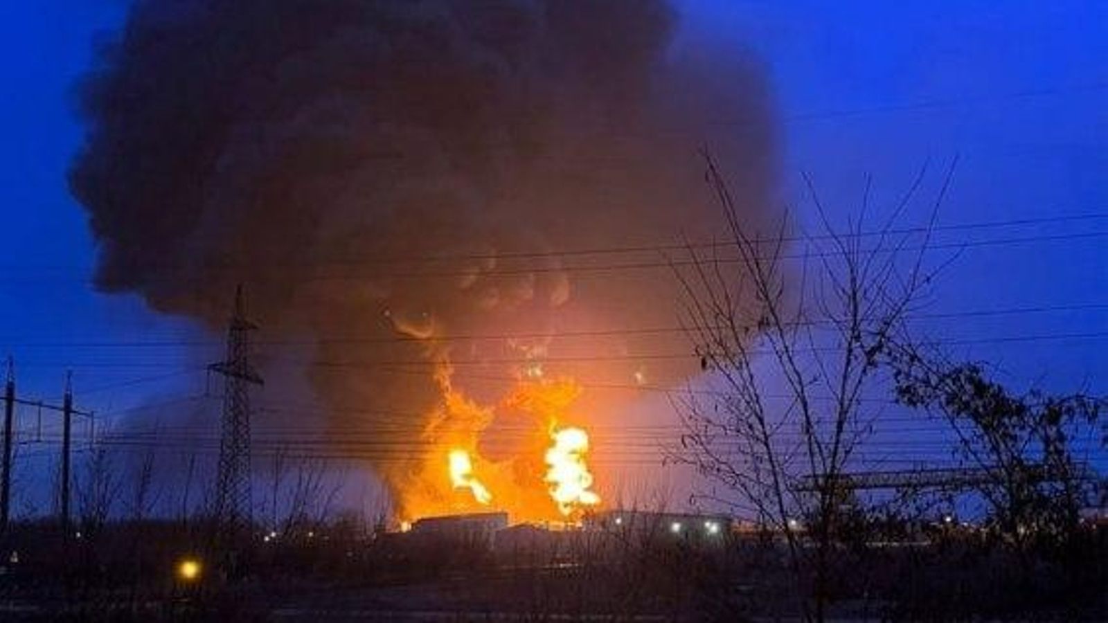 Imatge de l'incendi difosa pels comptes oficials ucraïnesos a Telegram