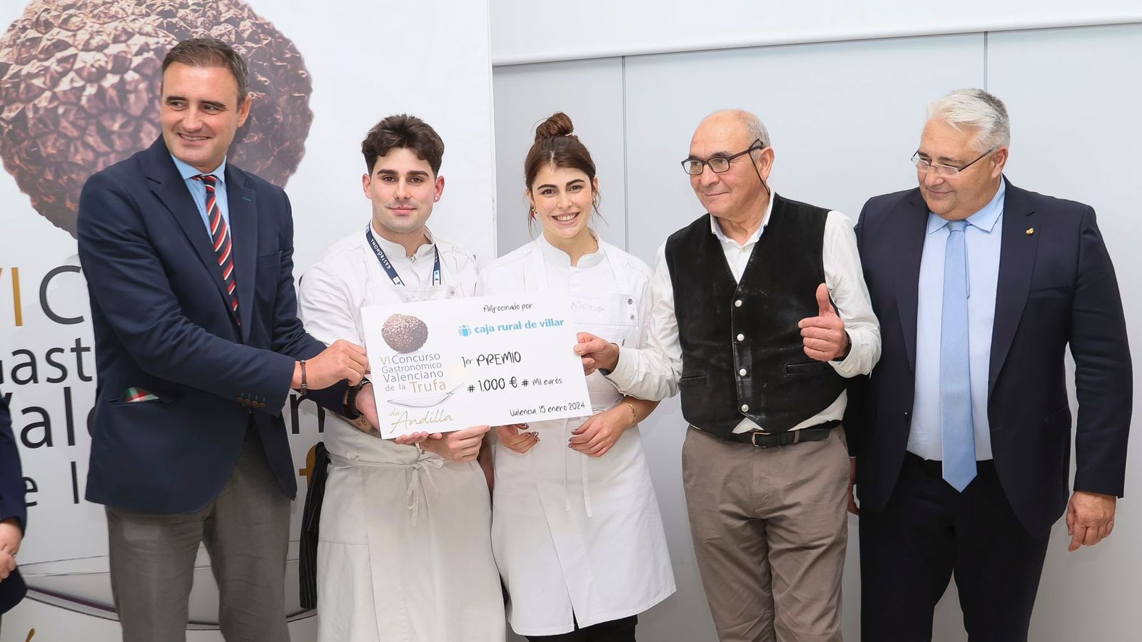 Lliurament del primer premi del Concurs de Tòfona d'Andilla