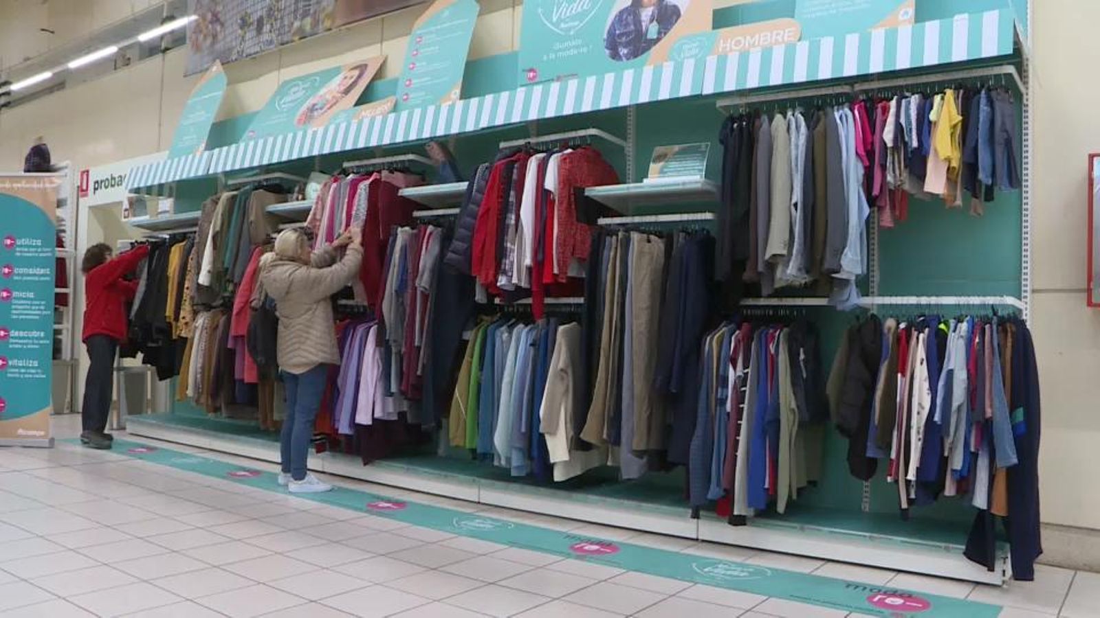 Les grans superfícies se sumen a la roba sostenible de segona mà