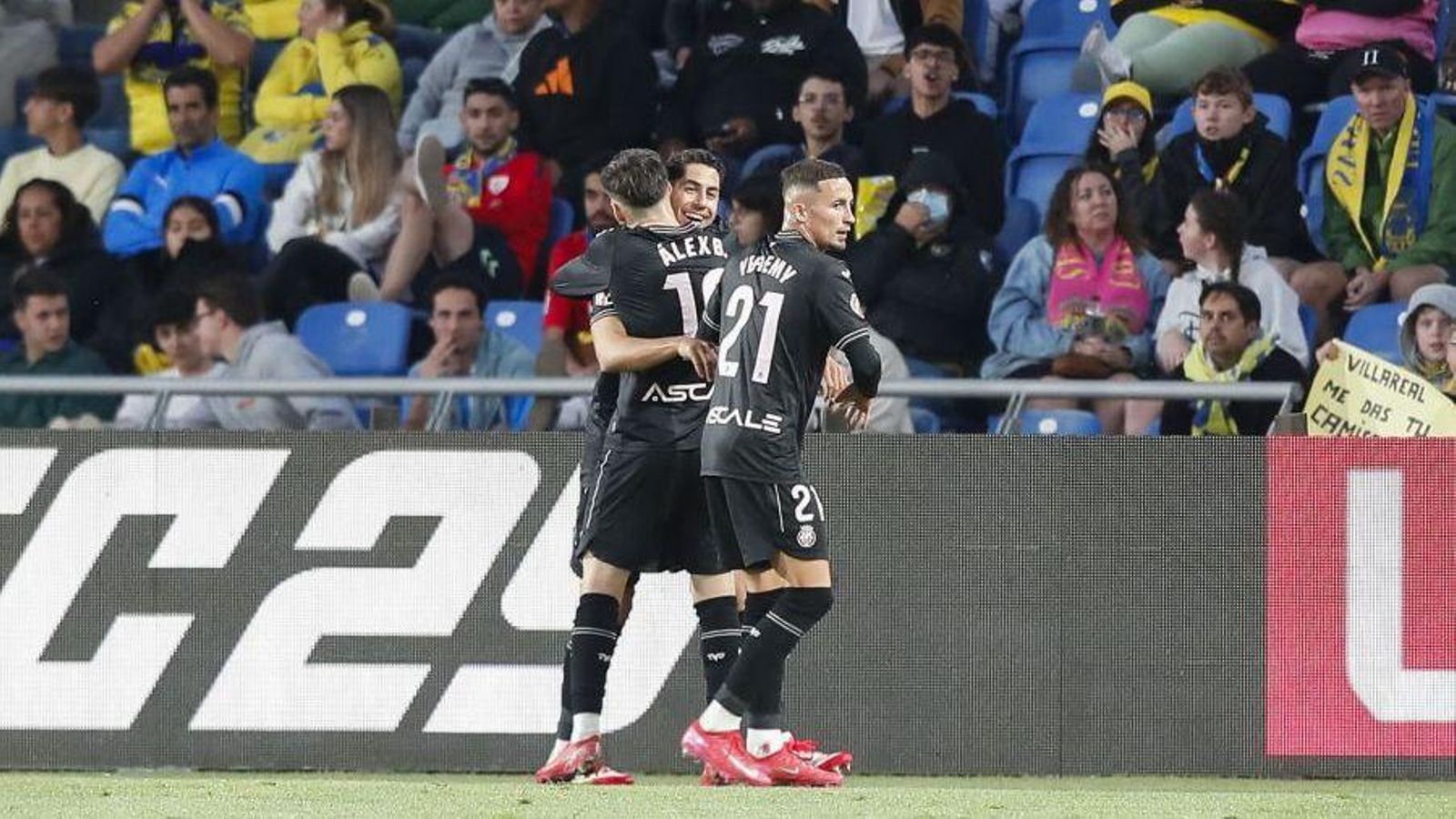 Ayoze, Baena i Yeremy celebren un dels gols