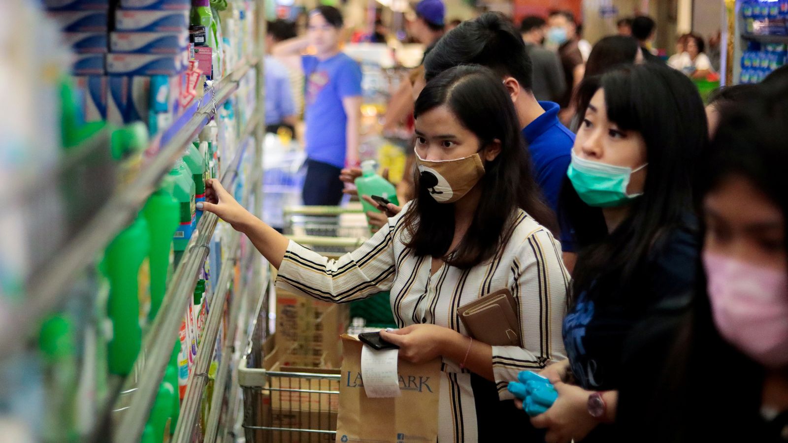 S'estén l'alarma a les Filipines després de la primera mort per coronavirus fora de la Xina