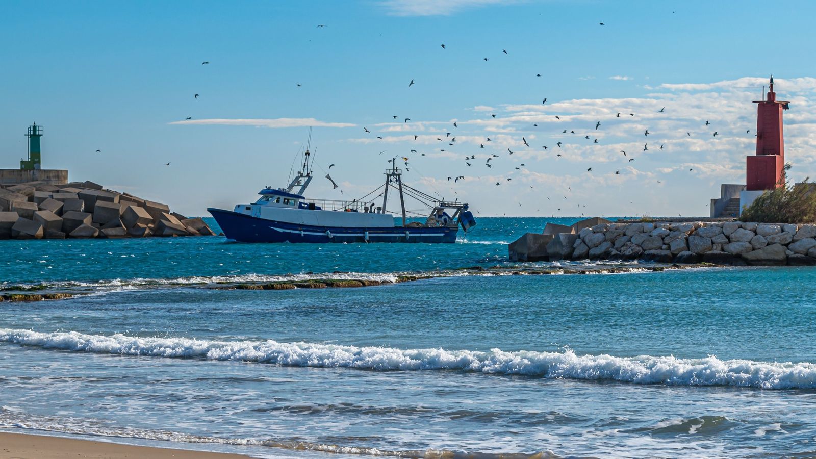 Imatge d'arxiu d'un vaixell pesquer en la Vila Joiosa