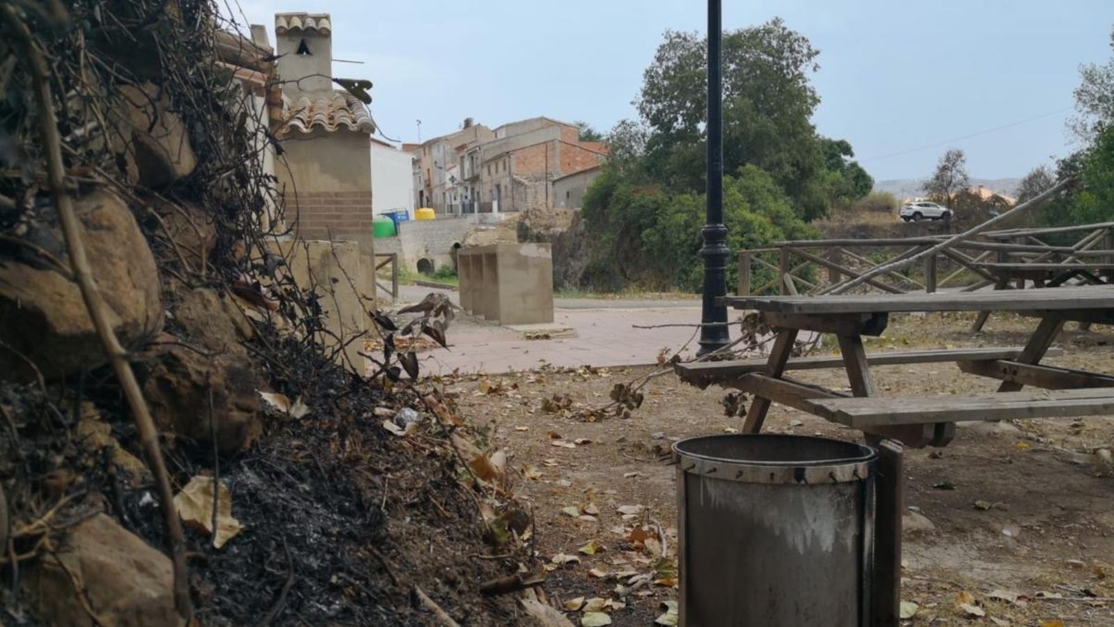La localitat de Pinet, després de l'incendi