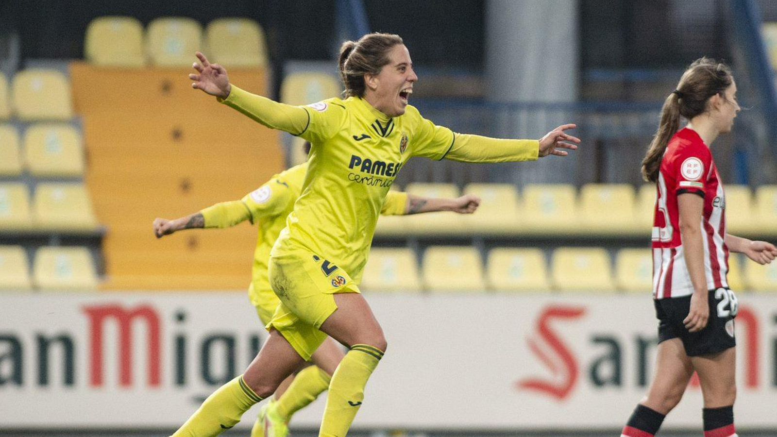 Estefa celebra el gol contra l'Athletic Club