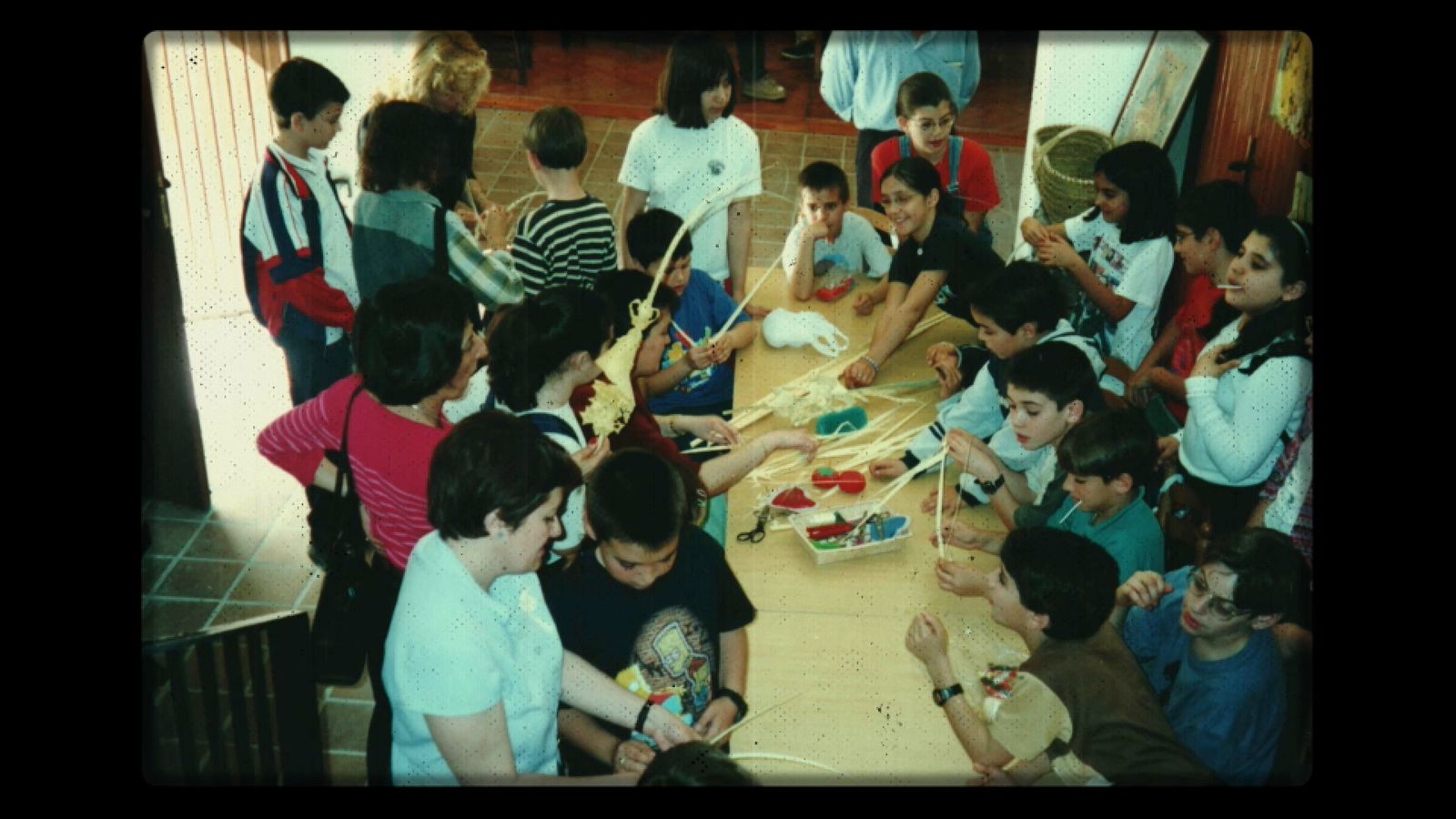Conchi va començar a ensenyar a treballar la palma a les noves generacions