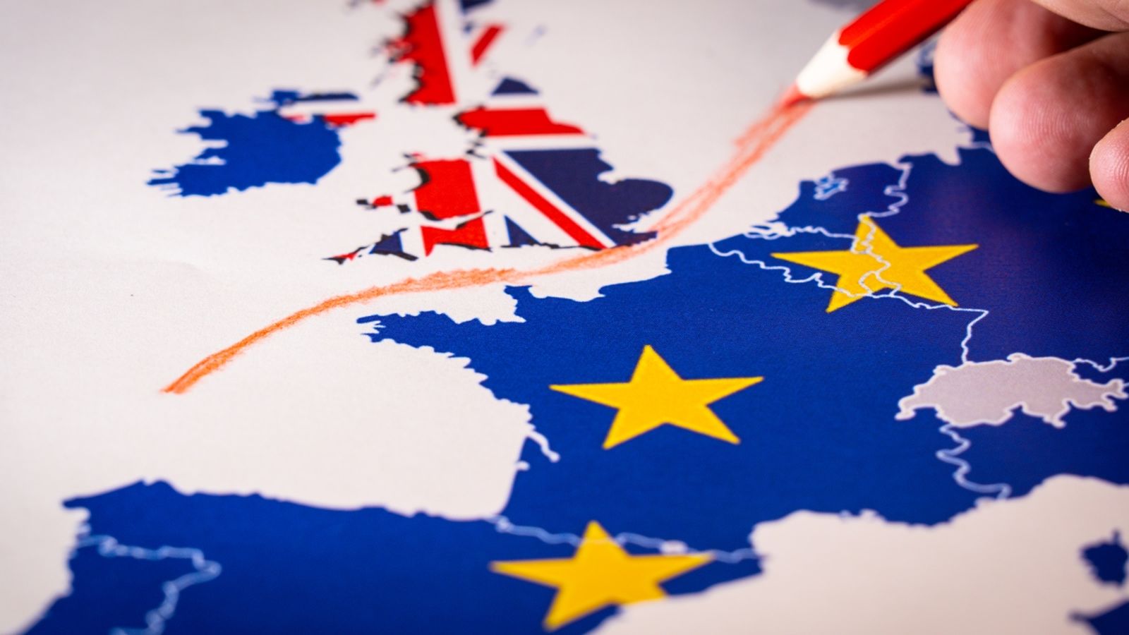 Dibuix manual d'una línia entre el Regne Unit i la Unió Europea que simbolitza el Brexit
