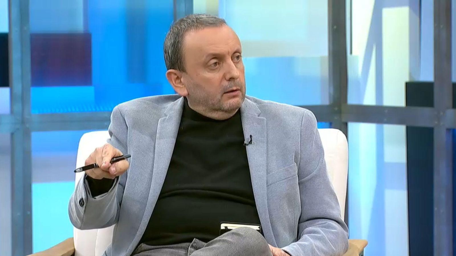 El periodista Quico Arabí durant la seua intervenció en 'A la Ventura'