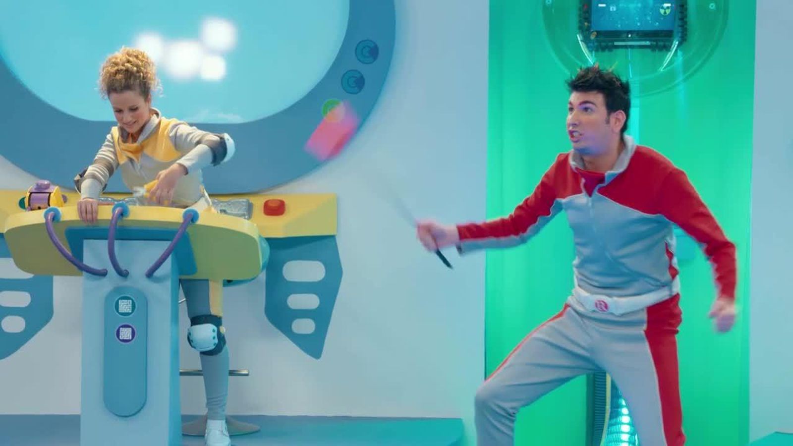 Una mosca volava per la llum