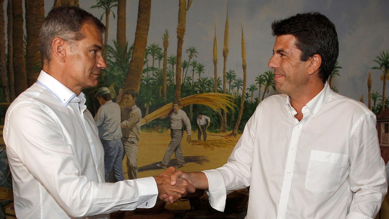 Toni Cantó i Carlos Manzó han signat a Elx l'acord de legislatura per a governar la Diputació d'Alacant