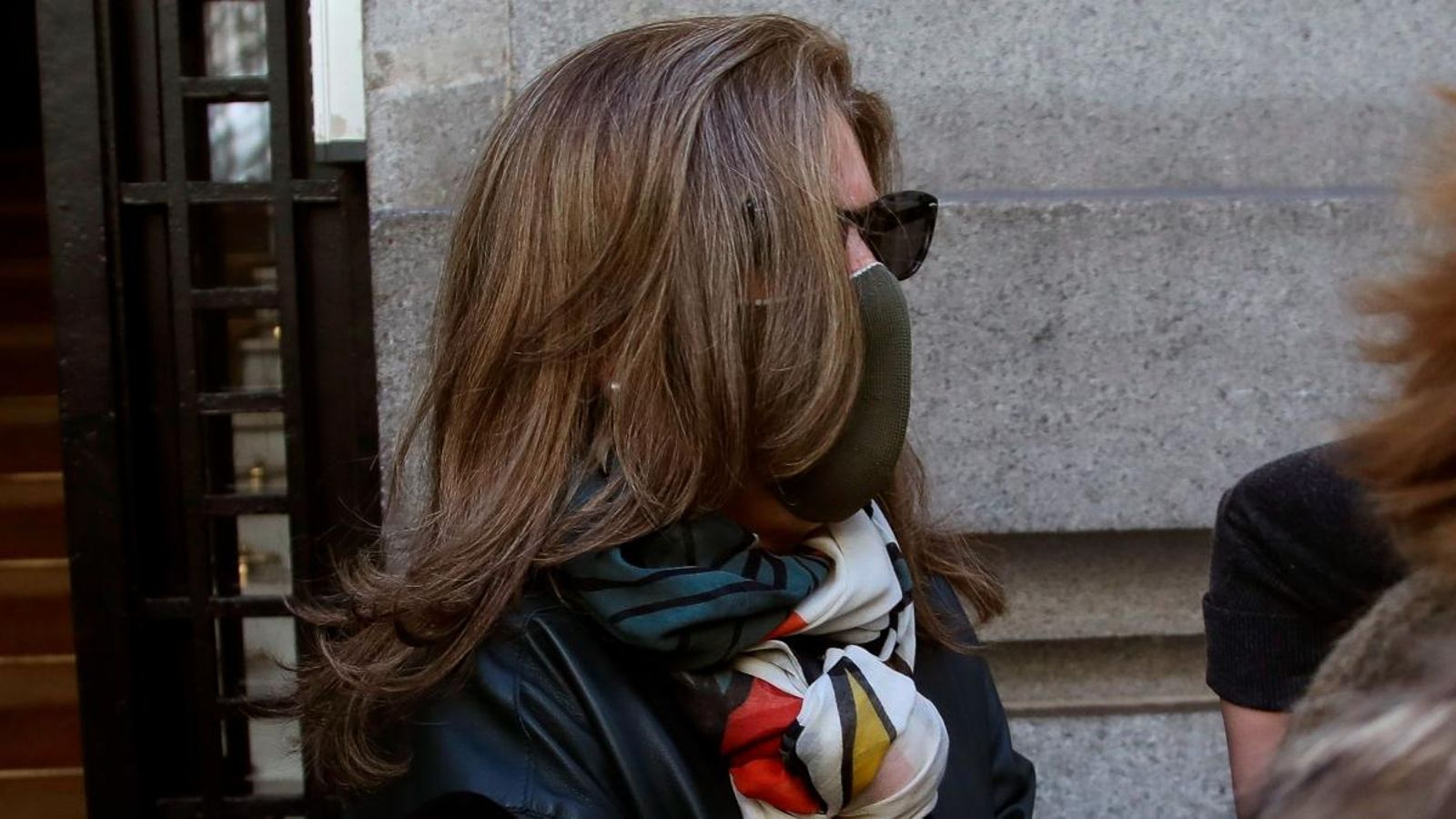 Rosalía Iglesias, dona de l’extresorer del PP, Luis Bárcenas, ix del seu domicili aquest dijous en Madrid