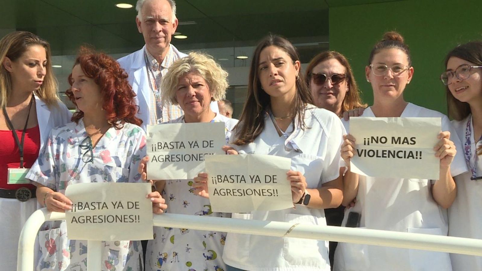 Protesta al centre d’atenció 24 hores del Pilar de la Foradada per condemnar les agressions a personal sanitari