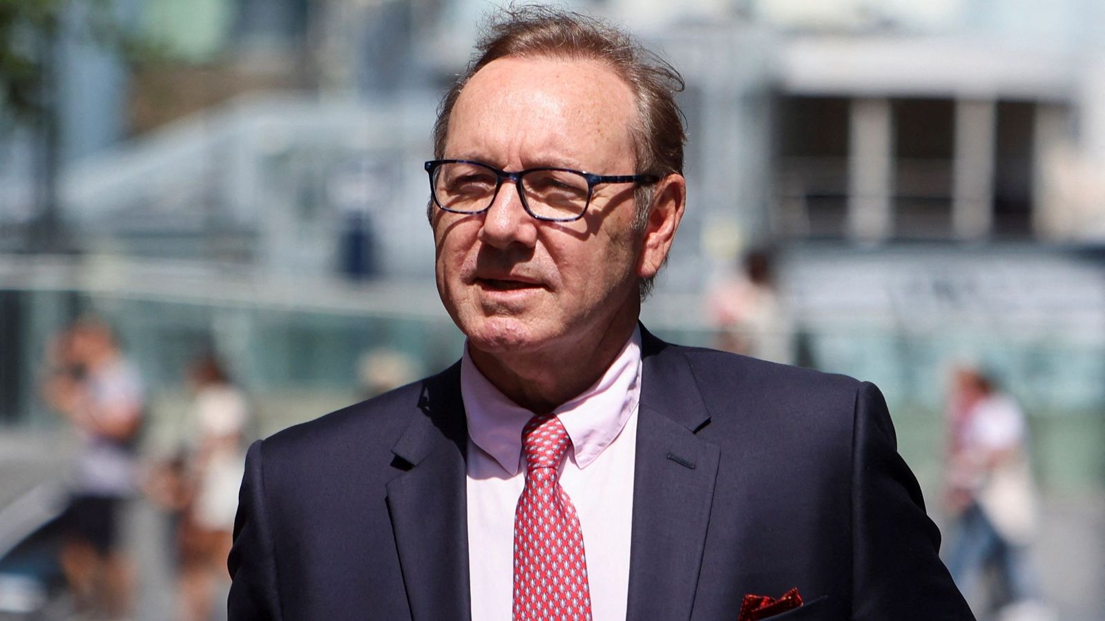 Kevin Spacey arribant al jutjat aquest dimecres de matí mentre el jurat deliberava el veredicte PEOPLE-KEVINSPACEY/