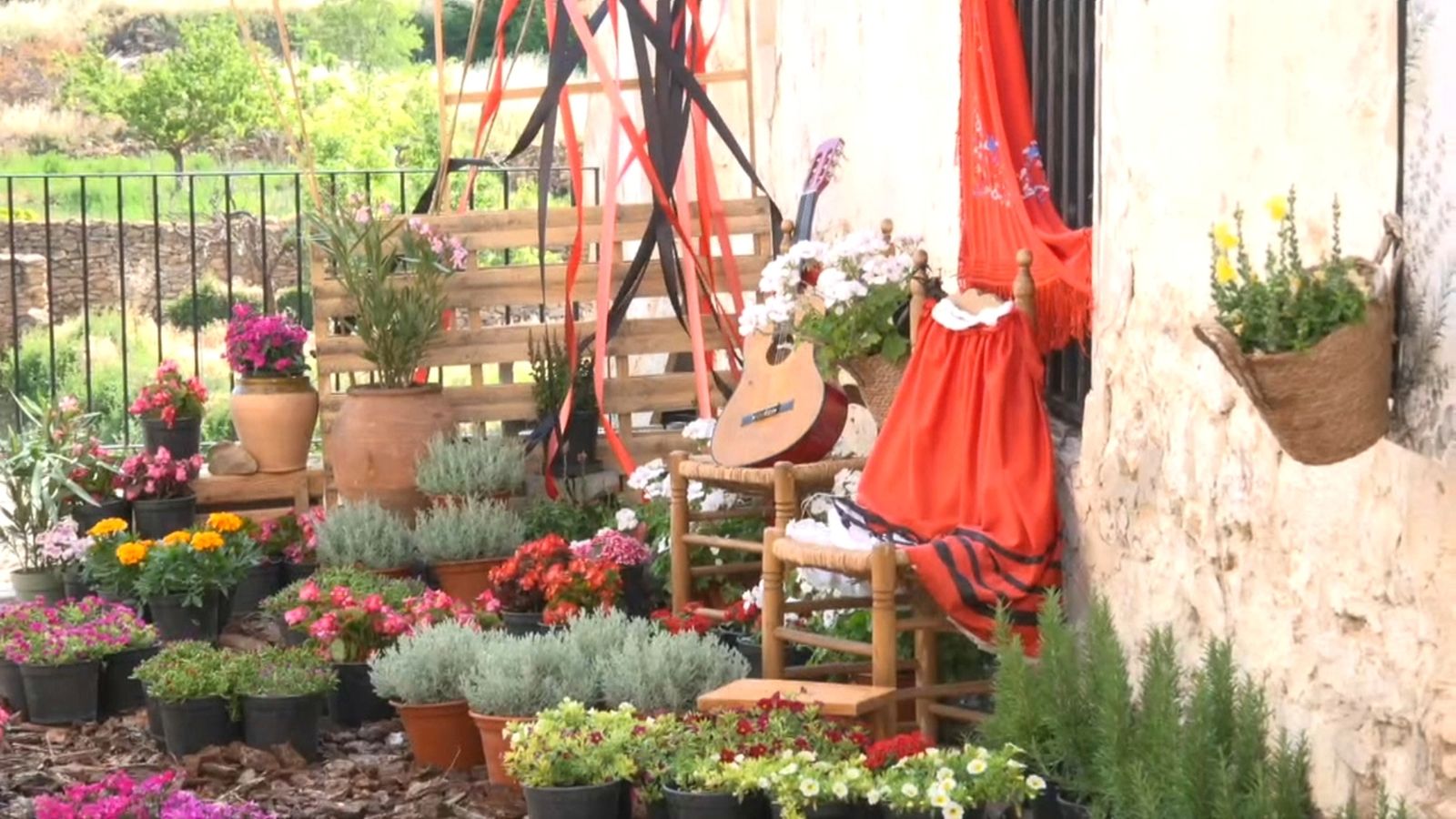 Un dels jardins amb flors que es poden visitar a la localitat