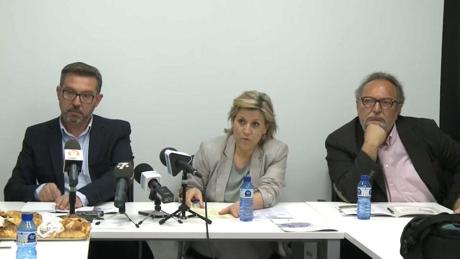 Imatge d'arxiu de José Luis Vera (a la dreta de la imatge) durant la presentació de la nova imatge de Divalterra.